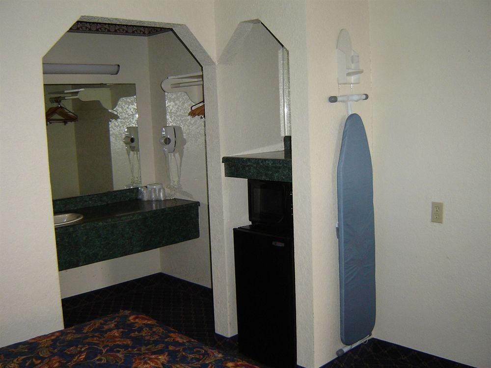 Regency Inn Motel By The Beach Corpus Christi Exterior photo
