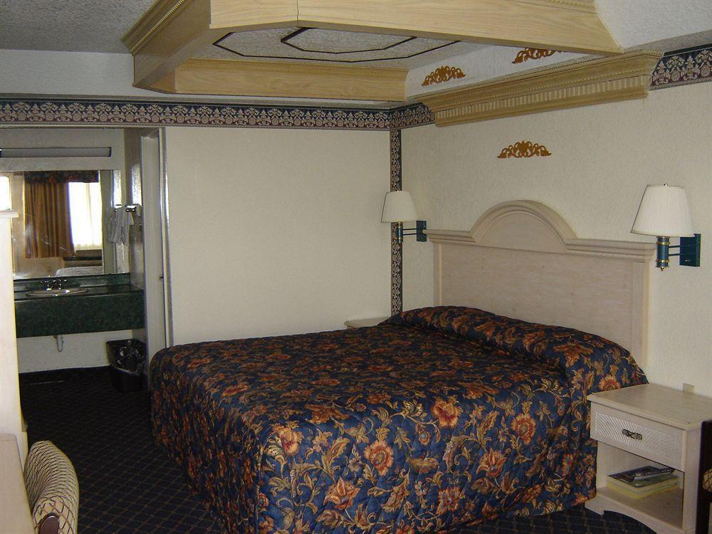 Regency Inn Motel By The Beach Corpus Christi Exterior photo
